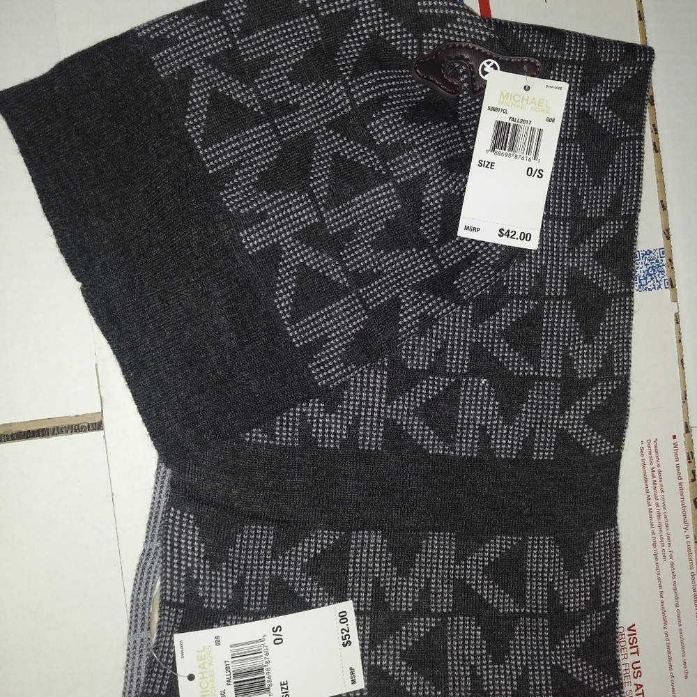 Hat and scarf set